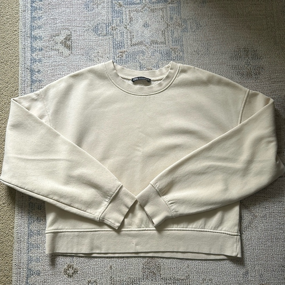 LAST CHANCE Zara Basic Sweatshirt in Ivory Size Small